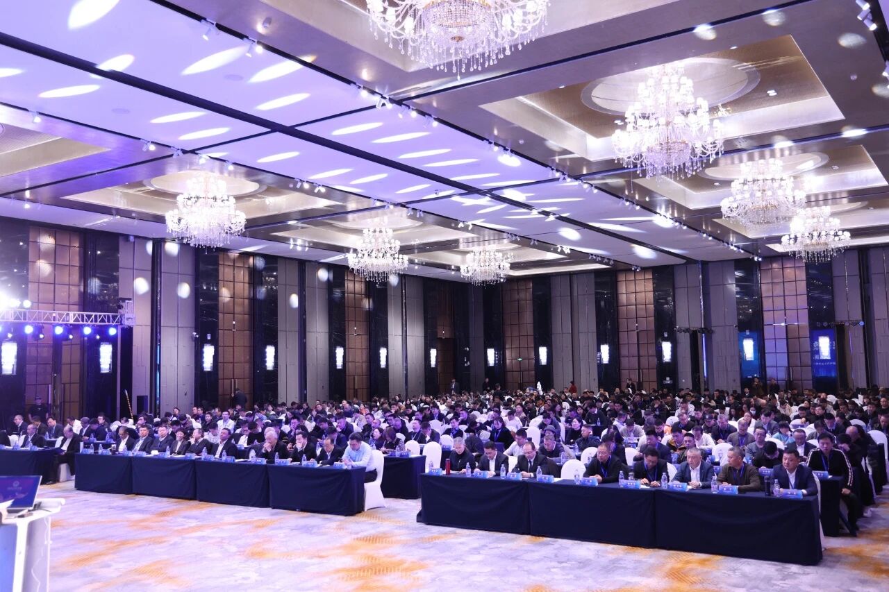 共筑“好房子”,涂绘新生态——2025好房子、好材料生态发展大会暨建筑涂料行业年会在