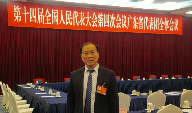 ǧɫ���ƴ�����ƽ⡰�����ӡ����� 400Ԫ�Ľ��ڲ��ϱ�100Ԫ����